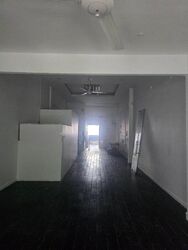 Beach Road (D7), Retail #530467291